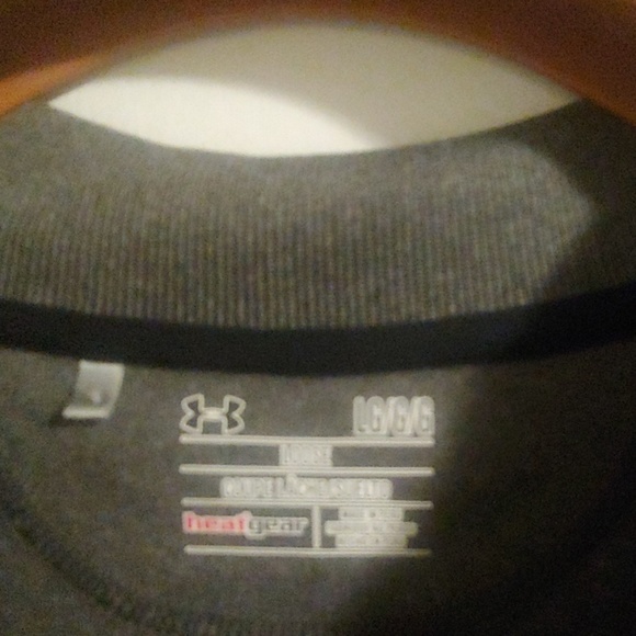 UA shirt - Picture 2 of 6